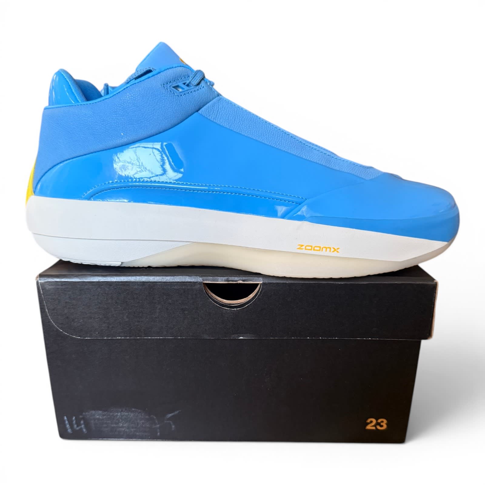 Jordan 40 NCAA Marquette PE Away