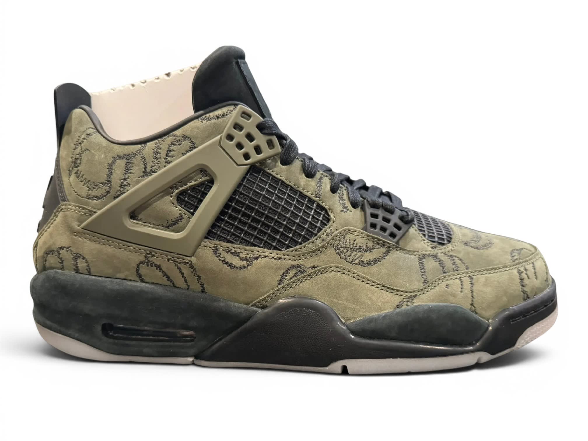 https://res.cloudinary.com/dlqdbsx2k/image/upload/v1780539111/Jordan_IV_4_Retro_KAWS_Cargo_Khaki_PROMO_ws7oyo.jpg