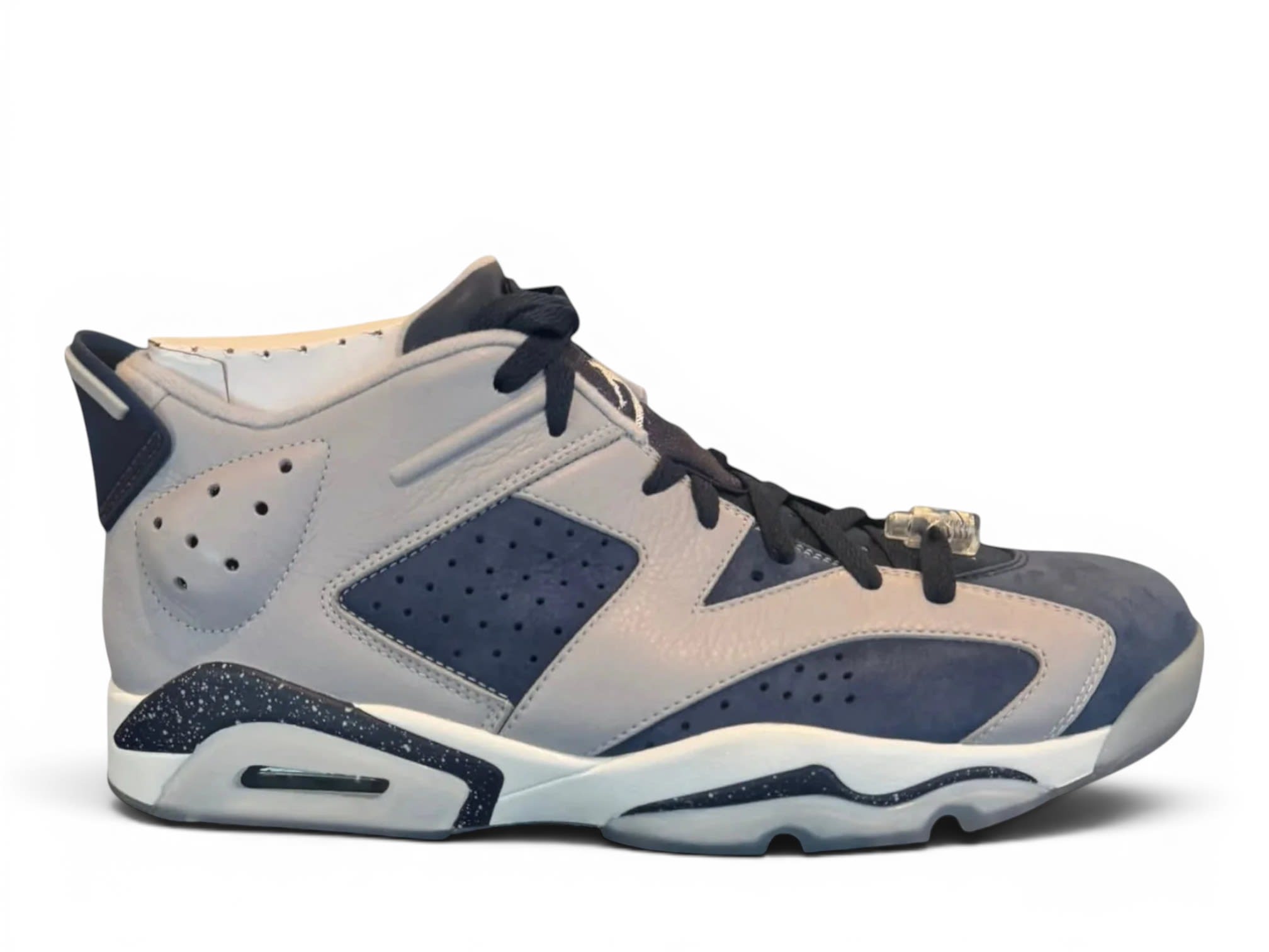 https://res.cloudinary.com/dlqdbsx2k/image/upload/v1779060104/Jordan_VI_6_Low_Retro_-_Dez_Bryant_-_Navy_Grey_wpmirt.jpg