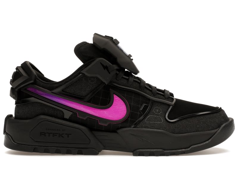 Locker Room Kicks