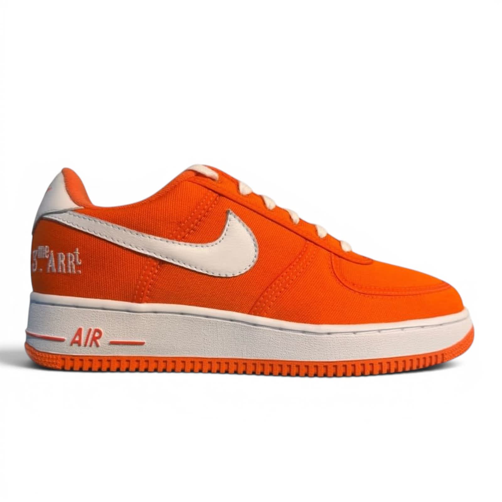 https://res.cloudinary.com/dlqdbsx2k/image/upload/v1783293721/__Nike_Air_Force_1_Low_01_Paris_Fashion_Week_2026_Friends_Family_p4jl84.jpg