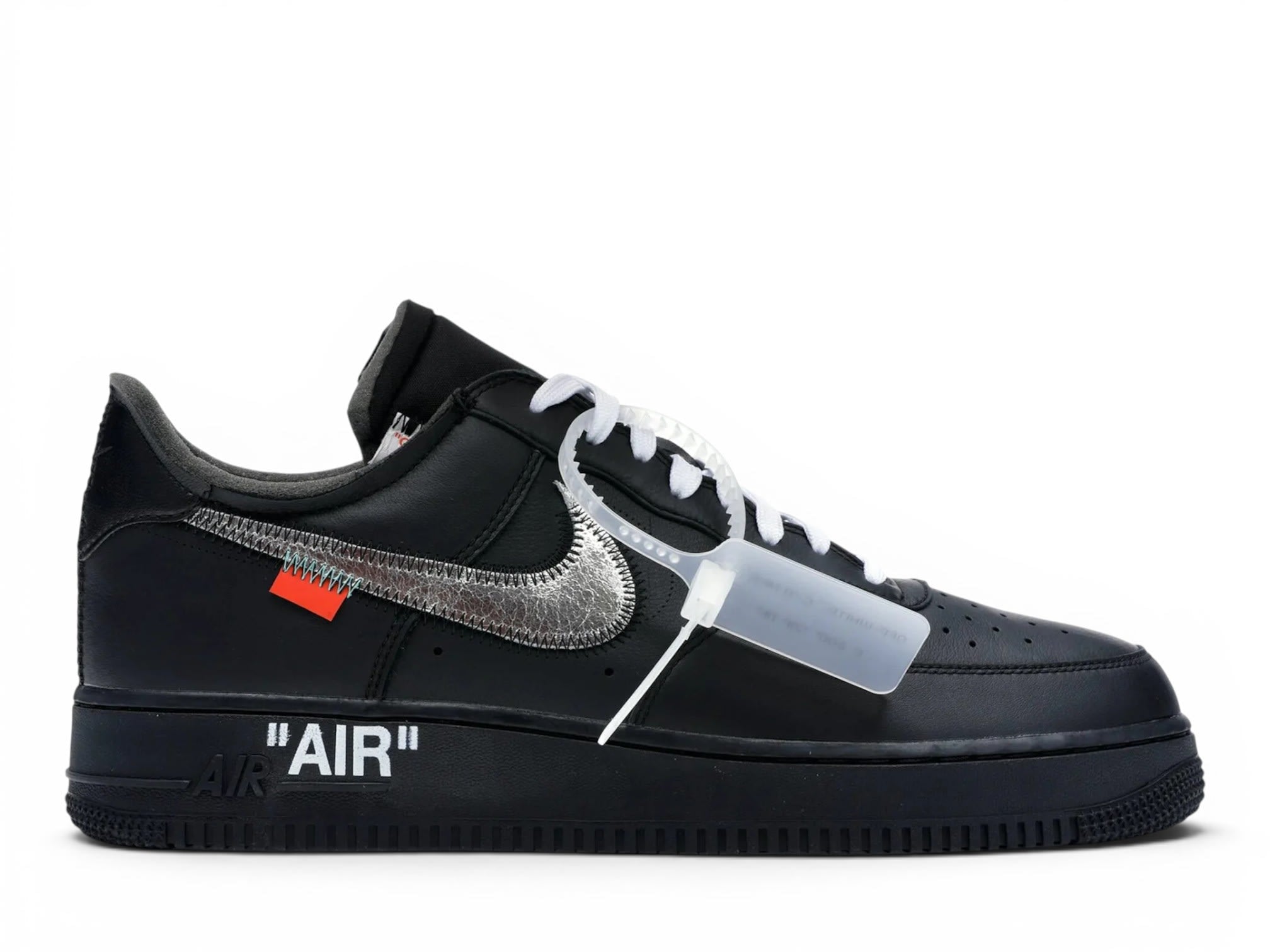 https://res.cloudinary.com/dlqdbsx2k/image/upload/v1778764314/Nike_Air_Force_1_Low_07_Off-White_MoMA_nfke02.jpg
