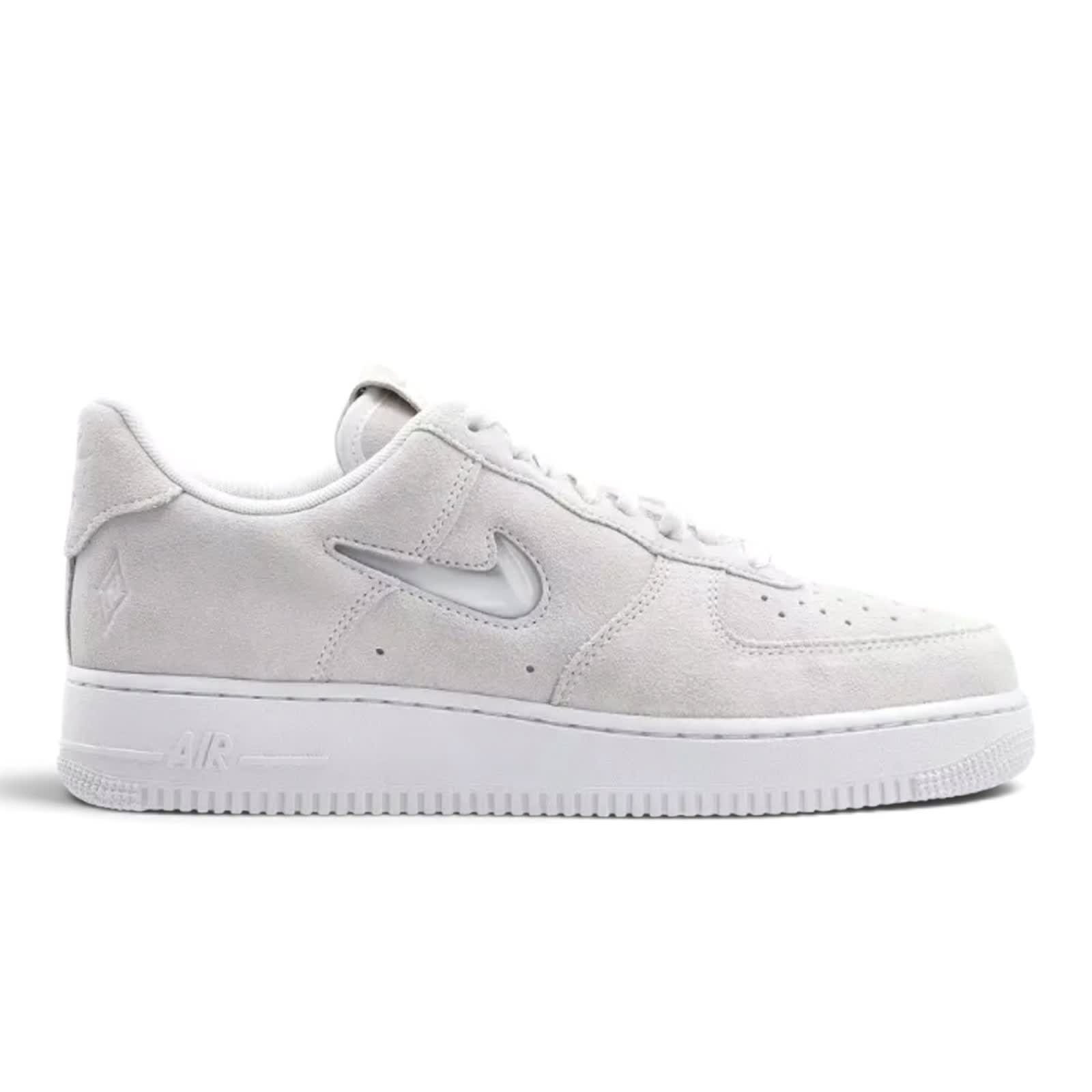 https://res.cloudinary.com/dlqdbsx2k/image/upload/v1791405229/Nike_Air_Force_1_Low_Jewel_WNBA_Las_Vegas_Aces_n5a7dc.jpg
