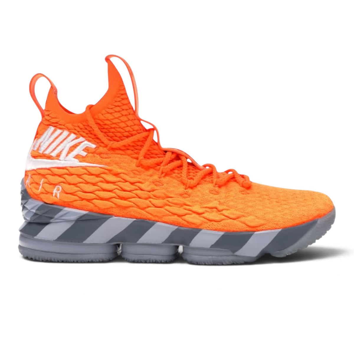 https://res.cloudinary.com/dlqdbsx2k/image/upload/v1790860568/Nike_LeBron_15_Orange_Box_jokqsx.jpg